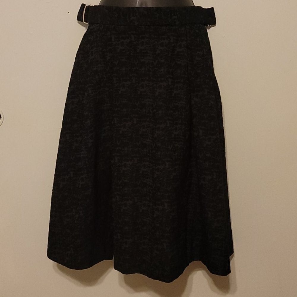 H&M pleaded skirt size 4‎